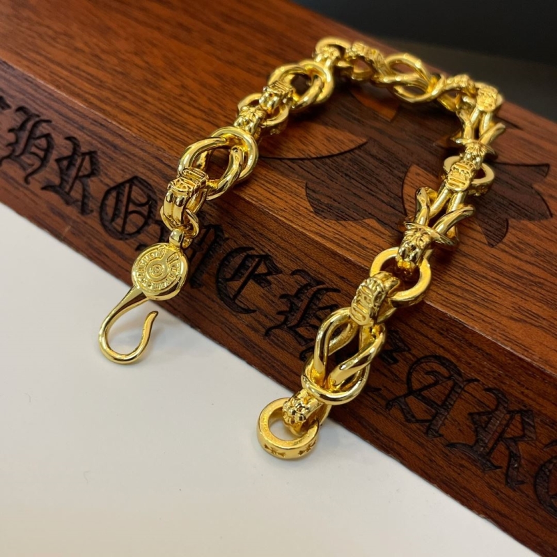 Ch*0me He**ts necklaces